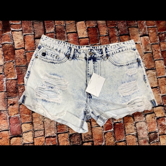 NWT High Rise Kancan Shorts - Picture 4 of 9